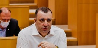 რატი იონათამიშვილი: ბელადი სააკაშვილისგან განსხვავებით, რომელიც, ფაქტობრივად, საქართველოს დაარსებას იჩემებს, არც ბიძინა ივანიშვილი და არც „ქართული ოცნების“ რომელიმე წარმომადგენელი არ ამბობს, თითქოს, აბასთუმანი ბიძინა ივანიშვილმა დააფუძნა, თუმცა ვერავინ უარყოფს, რომ მიტოვებული და მივიწყებული უნიკალური კურორტისთვის ახალი სიცოცხლის შთაბერვა სწორედ მისი დამსახურებაა