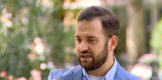 დავით ჩიხელიძე: Ipsos-ის კვლევის მიხედვით, დასავლეთის ქვეყნებში ამომრჩევლების თითქმის ნახევარი უკმაყოფილოა საკუთარ ქვეყანაში არსებული დემოკრატიის დონით, რაც ცხადყოფს, რომ დღეს დასავლურ ქვეყნებში ფუნქციონირებს მოჩვენებითი, ფორმალური დემოკრატია, რომელიც არა ხალხს, არამედ გავლენის ჯგუფების ინტერესებს ემსახურება