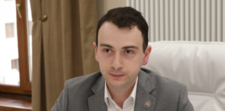 გიორგი ჩაკვეტაძე: საქართველოს ევროინტეგრაცია ,,დე ფაქტო” ცალმხრივად შეჩერდა ევროპული საბჭოს 2024 წლის 27 ივნისის განცხადებით, შესაბამისად, რადიკალური აქციები დეზინფორმაციას ეფუძნებოდა – მეექვსე დღეა, ევროკავშირის ელჩი არ პასუხობს შეკითხვას, რატომ შეიყვანეს საზოგადოება შეცდომაში