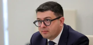 დიმიტრი სამხარაძე წალენჯიხის მერიის შენობიდან დროშების ჩამოხსნაზე: ნახევრად ჩამოჭრილ ჩვენს სახელმწიფო დროშაზე მიკერილი ევროკავშირის დროშა, დროშა არ არის. რაც შეეხება უკრაინის დროშას, მას შემდეგ რაც უკრაინის ყველა მუნიციპალიტეტის შენობაზე საქართველოს დროშას აღმართავენ, შეიძლება ჩვენც განვიხილოთ მაგათი დროშის დაკიდება!