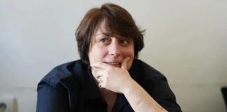 ელენე ხოშტარია – როგორც პოლიტპატიმარი, მკაფიოდ და კატეგორიულად ვუკრძალავ ნებისმიერ ადამიანს ჩემს თავისუფლებაზე და პატიმრობაზე რაიმე სახის დიალოგს – გასაკვირია, რომ ეს პოზიცია, ქვეყნის გარეთ უფრო კარგად გაიგეს, ვიდრე ზოგიერთმა მის შიგნით