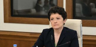 თეა წულუკიანი თაზო დათუნაშვილს: თენგიზ შარმანაშვილის კომპეტენცია და ზრდილობა რომ მოგცათ, ეგებ კაცებსაც დაემსგავსოთ მაგ პარტიაში – მისი მონაწილეობით დამტკიცებული საგამოძიებო კომისიის დასკვნა ხომ არ გადგათ ყელზე, შემთხვევით? სააკაშვილის გამოყენებულები, ესენი!