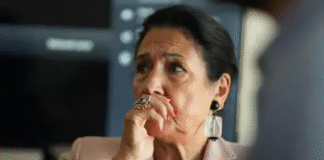 სალომე ზურაბიშვილი – დიდი იმედი მაქვს, ილია მეორე ძალიან მძიმე დროს დაგვეხმარება იმაში, რომ ერთობას, რომელიც დღეს შედგა, რომელიც ბევრს არ მოსწონს და არ უნდა, შევინარჩუნებთ – არ მქონდა არანაირი საშვი, მაგრამ ვიყავი სიონის წინ და ამითაც ბედნიერი ვარ