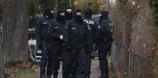 მედია: გერმანიის პოლიციამ გამთენიისას მამაკაცის სახლში ჩხრეკა მას შემდეგ ჩაატარა, რაც მან X-ზე გამოქვეყნებულ, საგადასახადო სისტემის კრიტიკის შემცველ პოსტში საჯარო მოხელეებს „პარაზიტები“ უწოდა