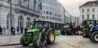 ევროპარლამენტთან ფერმერების საპროტესტო აქციის მონაწილეებსა და პოლიციას შორის შეტაკება მოხდა, დემონსტრანტებმა პოლიციას კვამლის ბომბები და კარტოფილი ესროლეს