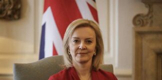 ბრიტანეთის ყოფილი პრემიერ-მინისტრი ლიზ ტრასი: ბრიტანეთში დღეში 30 ადამიანს აპატიმრებენ აზრის გამოხატვის გამო, ქვეყანა ღარიბდება, მასობრივი მიგრაცია გვაწუხებს, ეს მთავრობა ყველაზე არაპოპულარულია ისტორიაში, ელიტები ცდილობდნენ განსხვავებული აზრის ჩახშობას