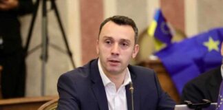 ოთარ გრიგოლია: აქციის მონაწილეებმა გამოიკვლიეს აქციის დროს გამოყენებული გაზი, დაადგინეს, რომ ნიმუშები აკრძალულ ნივთიერებას შეიცავდა და ამდენ ხანს ჩუმად იყვნენ? BBC-ის საგამოძიებო სიუჟეტს ელოდნენ?