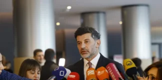 კახა კალაძე: ნებისმიერ ადამიანს შეიძლება ცხოვრებაში შეეშალოს, მაგრამ ნებისმიერი განსაცდელი უნდა მიიღო კაცურად და ადამიანურად. ამ ტიპის განცხადებები, როდესაც ერთხმად ლაპარაკობს ირაკლი ღარიბაშვილი და „ნაციონალური მოძრაობა“, ქვეყნის მტრები, ძალიან მძიმე სანახავია ეს ყველაფერი