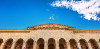 კონსტიტუციური ორგანოების არაღიარების მოწოდება სისხლის სამართლის წესით დასჯადი გახდება – პარლამენტი ინიციატივას მეორე მოსმენით განიხილავს