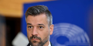 ანდრაშ ლასლო: აშშ-სა და ევროკავშირს შორის სოციალური მედიის ომი დაიწყო. ამერიკის კონგრესის იურიდიულმა კომიტეტმა გამოააშკარავა ევროკომისიის ცენზურის კომპლექსი, რომელსაც ის 2015 წლიდან აშენებდა