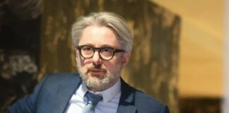 ნიკა გვარამია – „ნაცობა ტეხავს“ ვინც აწვებით, საკუთარ „ქოცობაზეც” ერთი ორი სიტყვა დაასველეთ, ამნეზია კი არ მაქვს, დებო და ძმებო, მოთმინება და საღი აზრი მაქვს