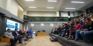 პარტია ,,ხალხის ძალის” წევრები დიმიტრი ხუნდაძე და ზურაბ ქადაგიძე წიგნის — „ადგილობრივი თვითმმართველობის კოდექსის კომენტარების“ პრეზენტაციას დაესწრნენ