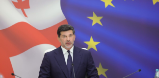 კახა კალაძე: ახალგაზრდებო, გილოცავთ ერთიანი ეროვნული გამოცდების წარმატებით დასრულებას და ცხოვრების ახალი, საინტერესო ეტაპის დაწყებას – თქვენ უკვე დაამტკიცეთ, რომ გაქვთ სწავლის, განვითარებისა და ქვეყნის უკეთესობისკენ შეცვლის სურვილი