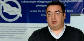 განათლების მკვლევარი შალვა ტაბატაძე მისაღები გამოცდების შედეგების შესახებ ატეხილ აჟიოტაჟზე ვრცელ ანალიზს აქვეყნებს. მისი თქმით, 2025 წელთან შედარებით საბაკალავრო პროგრამებზე ჩარიცხულთა საერთო რაოდენობა მკვეთრად არ შემცირებულა. ამასთან, ამბობს, რომ 2026 წელს სახელმწიფოს დაფინანსებით დაახლოებით 2000-ით მეტი სტუდენტი ისწავლის
