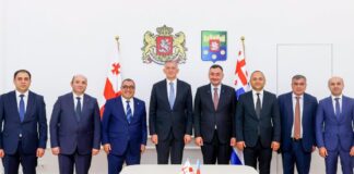 აჭარის მთავრობის თავმჯდომარე ზურაბ პატარაძე „კასპიის ენერგეტიკული კლუბის“ თავმჯდომარეს, ტელმან ალიევს შეხვდა ზურაბ პატარაძე კასპიის ენერგეტიკული კლუბის წარმომადგენლებთან შეხვედრაზე