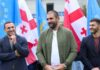 „ქართული ოცნების“ ახალგაზრდული ორგანიზაციის თავმჯდომარე ვარლამ ლიპარტელიანი, გენო პეტრიაშვილი და დმანისის საკრებულოს მაჟორიტარობის კანდიდატი ირაკლი სარსევანიძე სარკინეთის ადმინისტრაციული ერთეულის მოსახლეობას შეხვდნენ