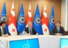 „ქართული ოცნება“: ბიძინა ივანიშვილმა შეაჯამა წარსულში გუნდში არსებული კორუფციული გამოწვევები და აღნიშნა, რომ პრემიერ-მინისტრის, სამთავრობო გუნდისა და ძალოვანი სისტემის ეფექტური მუშაობის შედეგად ეს გამოწვევები სრულად და ეფექტურად არის გადალახული