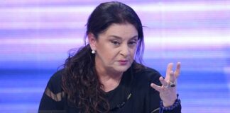 ხათუნა ხოფერია სალომე ზურაბიშვილზე: “დროა, საპროტესტო აქციებზე გამოვიდნენ სკოლის მოსწავლეები!”- გახსოვთ, ალბათ, ეს რომ თქვა მაშინ, როცა რუსთაველზე პილიციელებს წვავდნენ. ვერ შეუსრულა პატრონებს ის, რასაც დაჰპირდა, ვერ შეძლო ბავშვების წინა პლანზე წამოწევა. ახლა, საფრანგეთში მოსწავლეები ქუჩებში არიან გამოსულები, ნაწილი უკვე ციხეებში გაამწესეს
